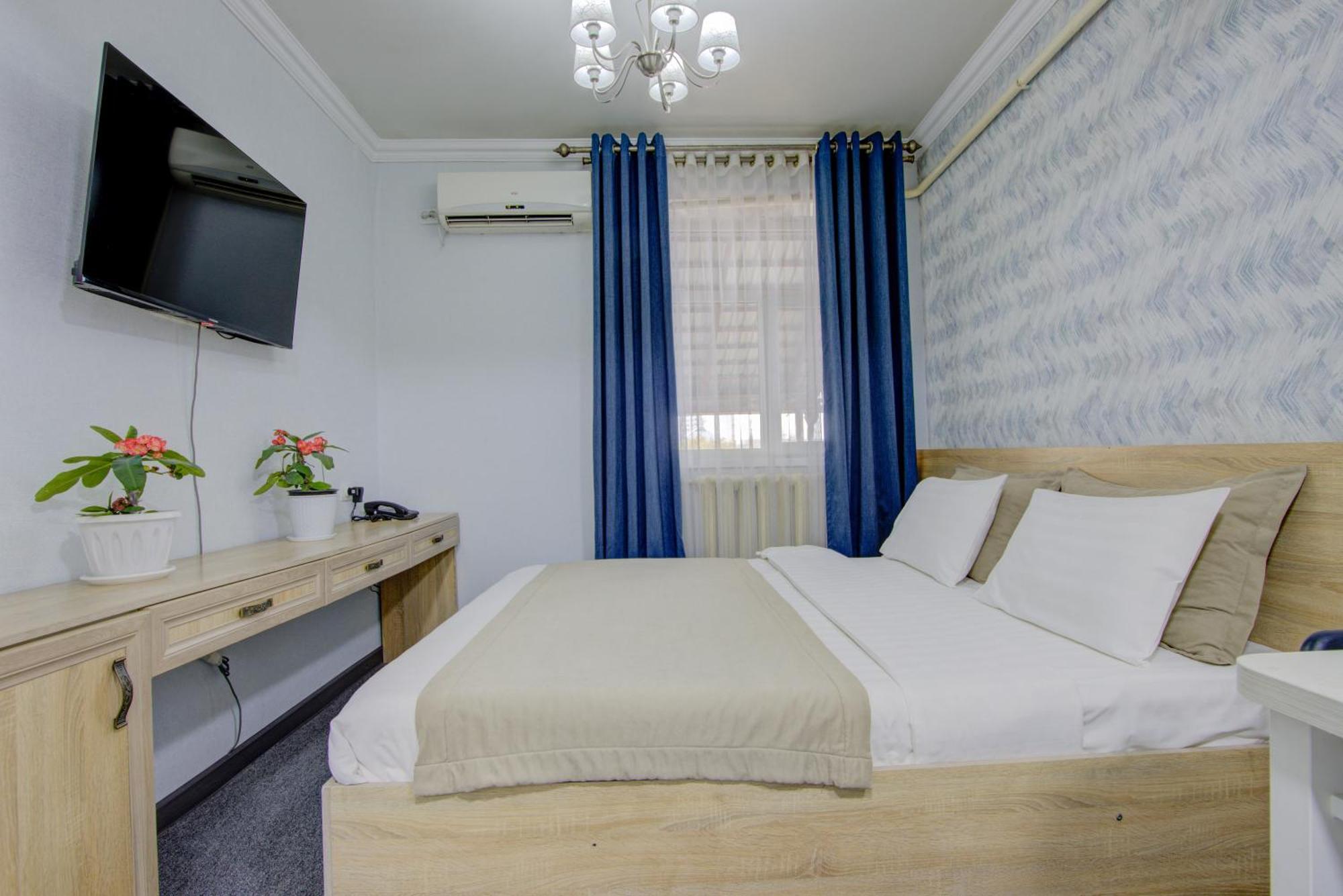 Viva Hotel Bisjkek Eksteriør bilde
