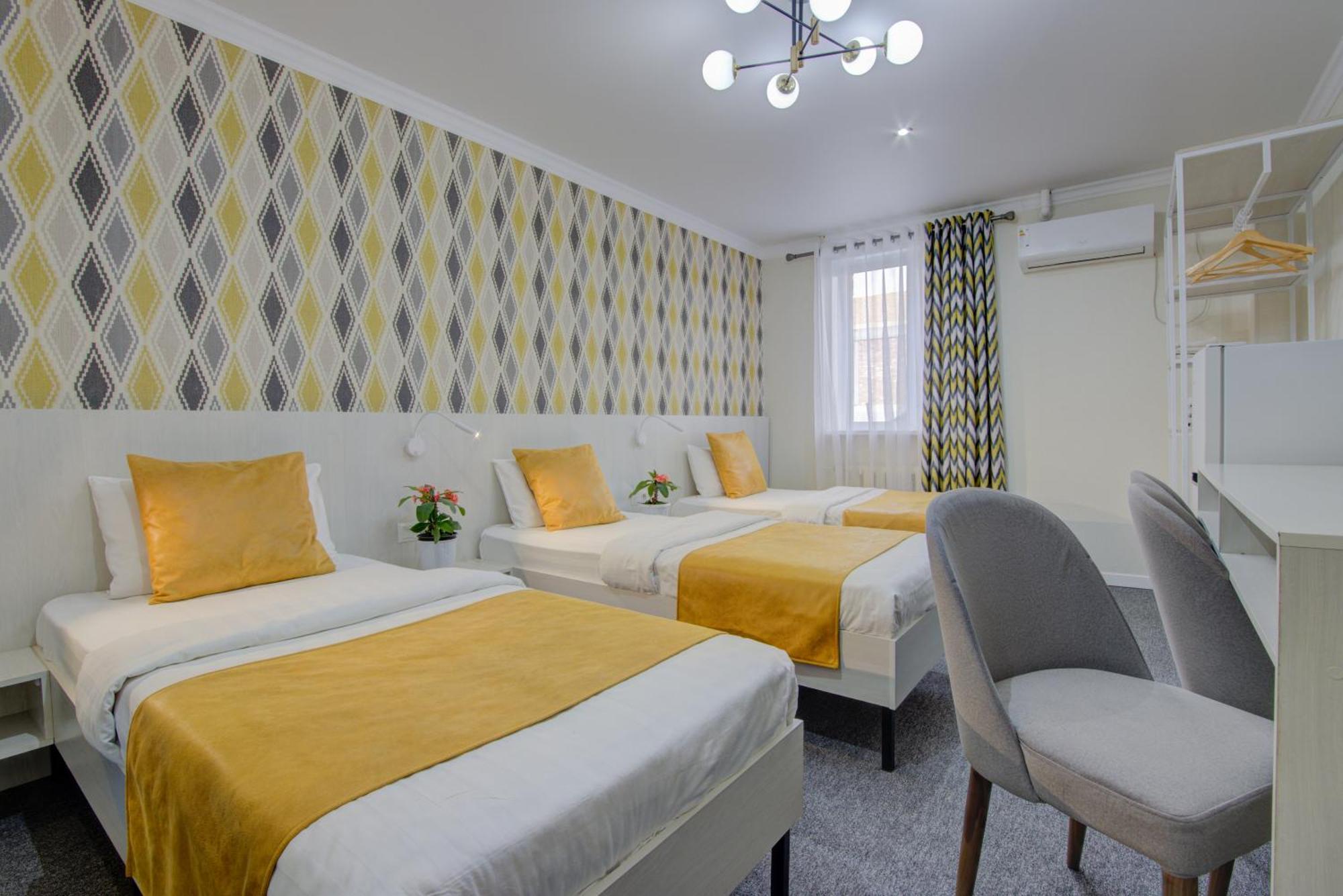 Viva Hotel Bisjkek Eksteriør bilde